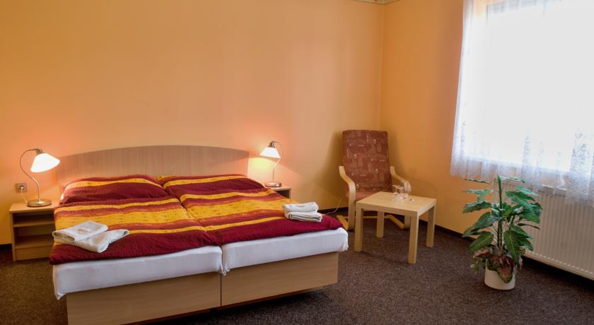 Jičín Hotel Bohemia מראה חיצוני תמונה