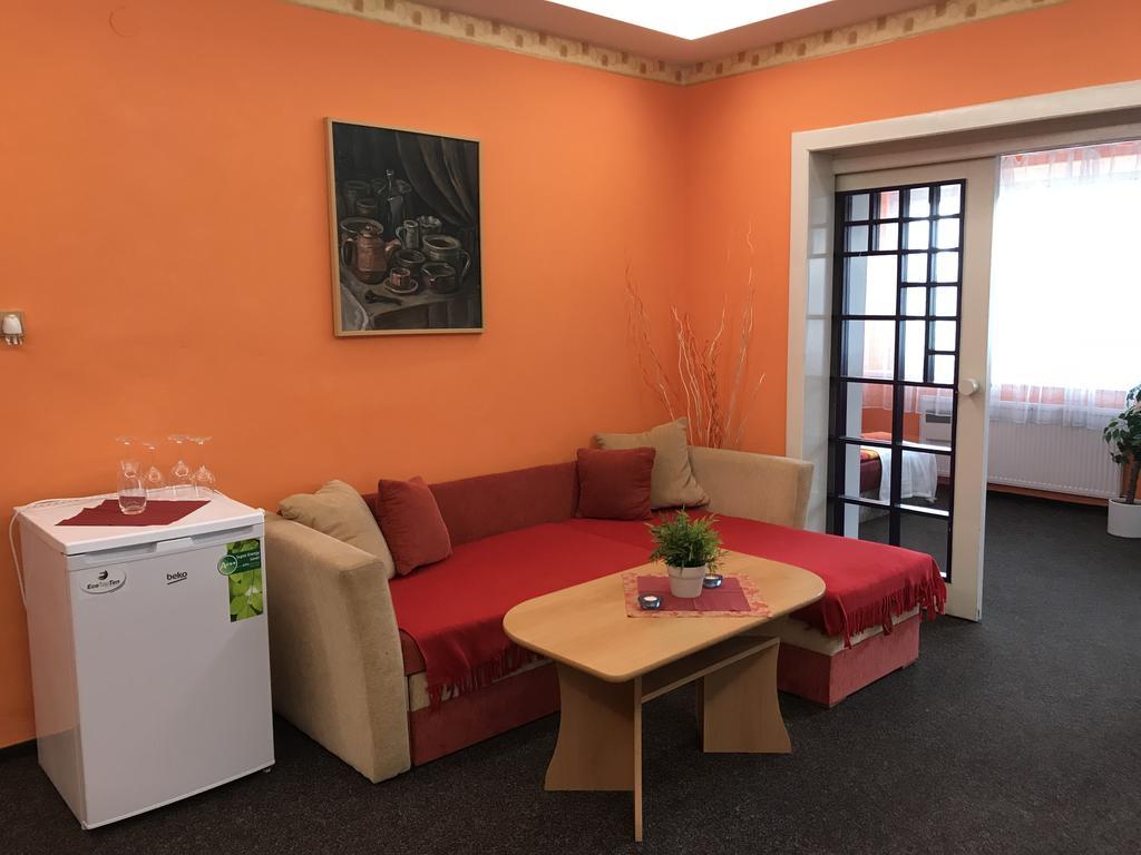 Jičín Hotel Bohemia מראה חיצוני תמונה