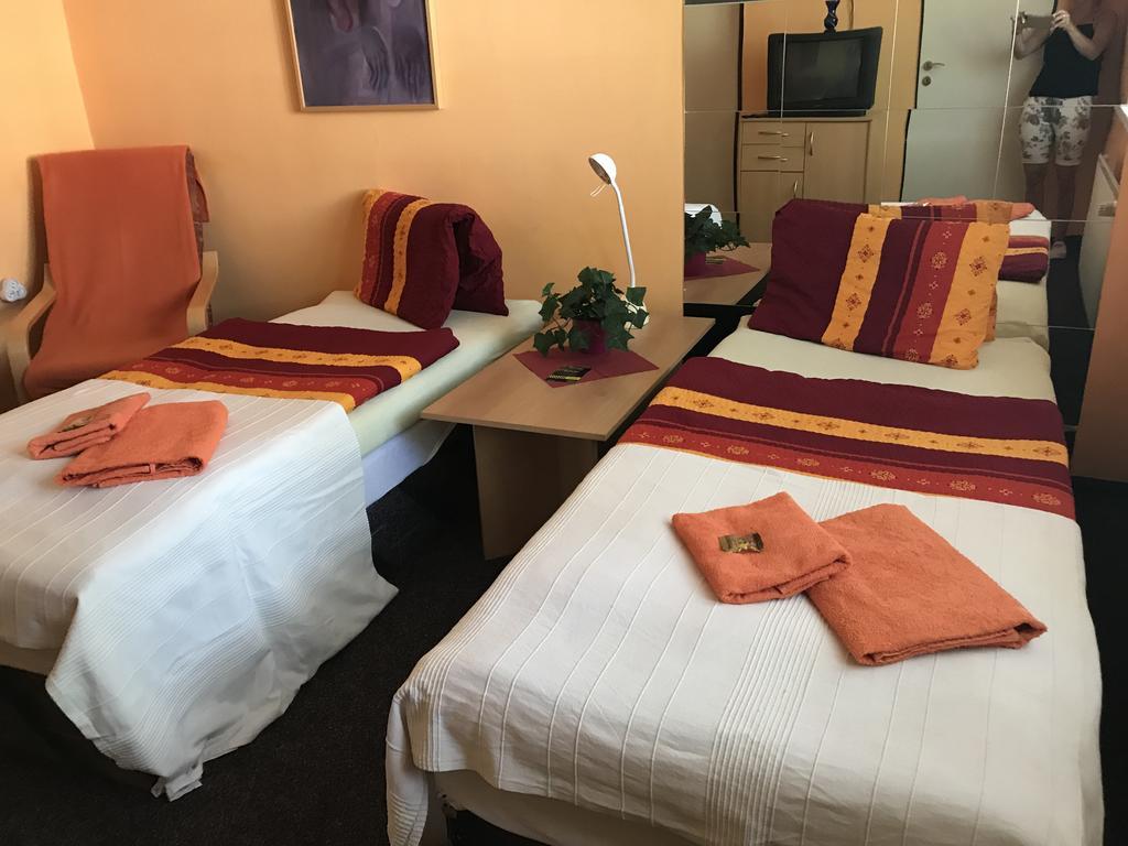 Jičín Hotel Bohemia מראה חיצוני תמונה